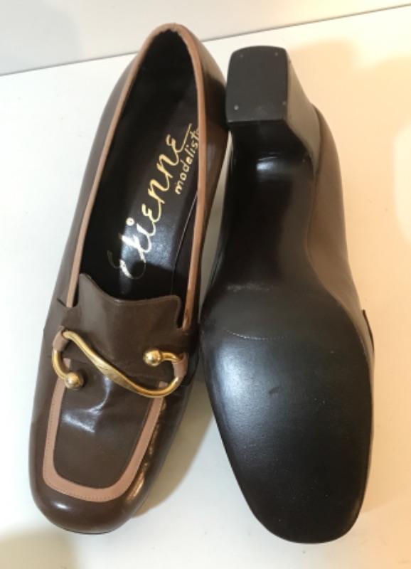 Photo 4 of WOMENS DRESS SHOES IN MINT CONDITION DE LISA DEBS, ETIENNE SIZE 6.5