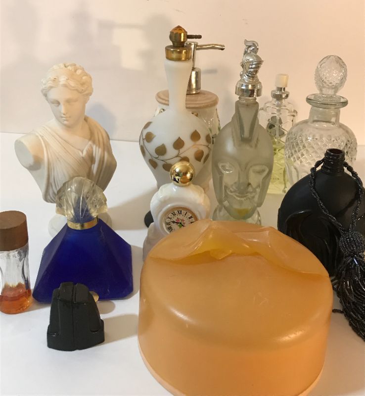 Photo 2 of VINTAGE AVON PERFUME BOTTLES & VANITY ITEMS