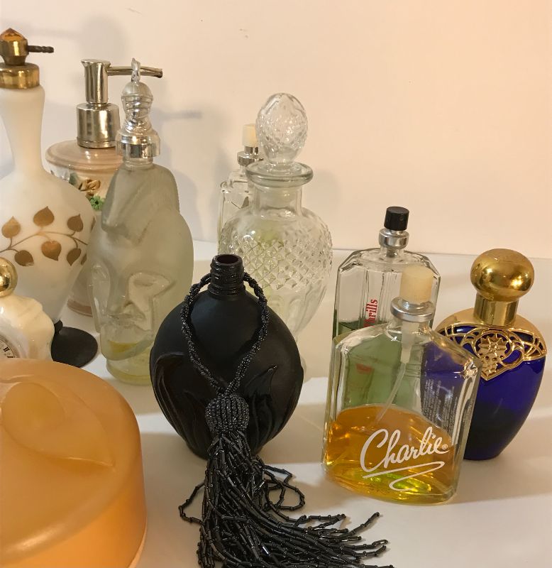 Photo 4 of VINTAGE AVON PERFUME BOTTLES & VANITY ITEMS