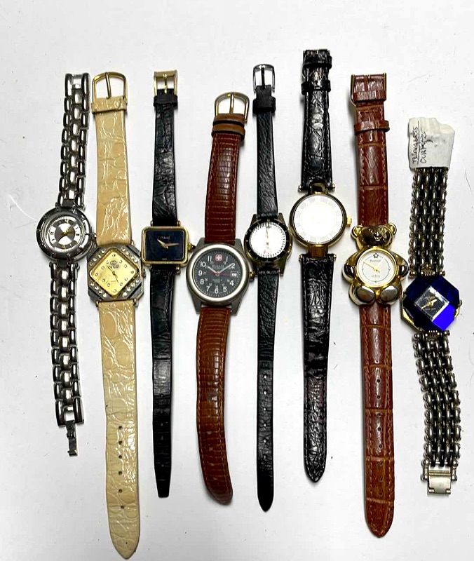 Photo 3 of WOMENS FASHION WATCHES