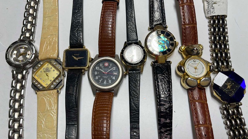 Photo 2 of WOMENS FASHION WATCHES