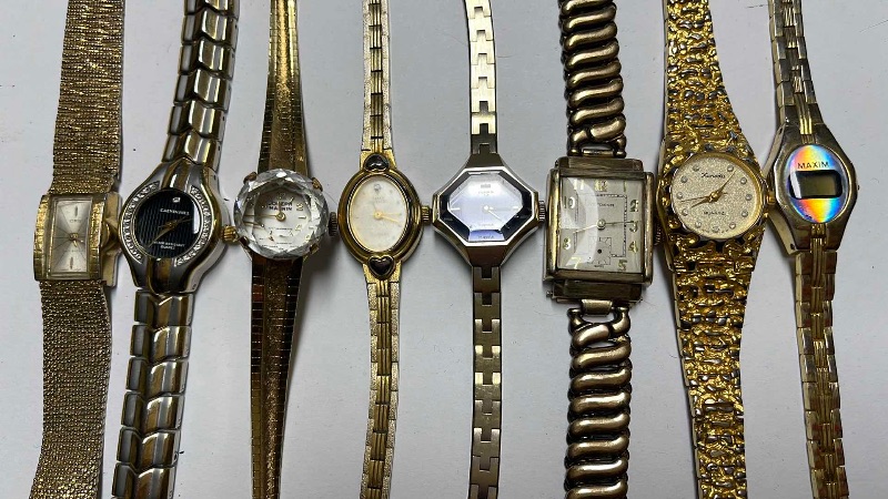 Photo 3 of VINTAGE WOMENS WATCHES