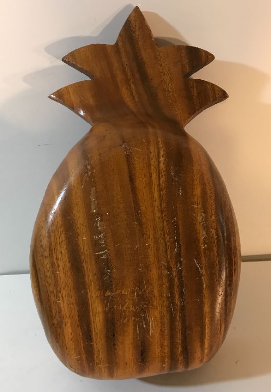 Photo 2 of HAWAIIAN HAND CARVED PINEAPPLE BOWLS