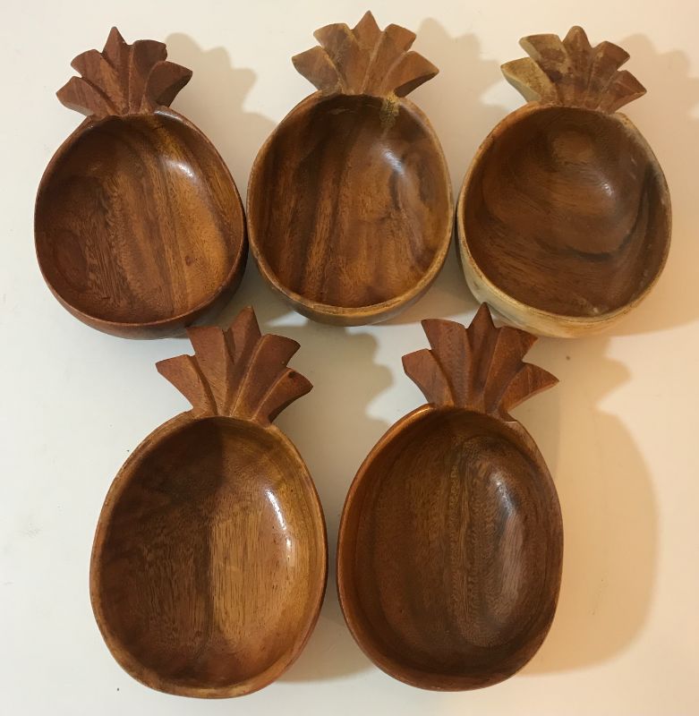 Photo 4 of HAWAIIAN HAND CARVED PINEAPPLE BOWLS