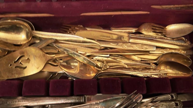 Photo 3 of VINTAGE ASSORTED SILVERWARE / FLATWARE 
SOME GOLD TONE WITH BOX