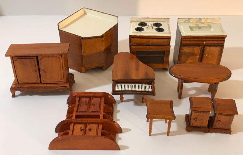 Photo 1 of VINTAGE MINIATURE WOODEN DOLL HOUSE FURNITURE