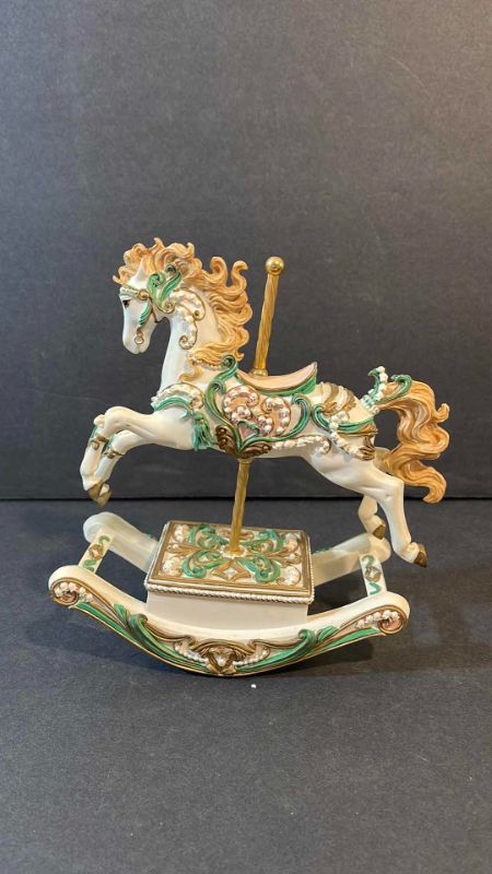 Photo 4 of HIGHLY DETAILED CAROUSEL 4- HORSE MUSIC BOX "EDELWEISS" ALSO SPINS & 2 LARGER CAROUSEL HORSE MUSIC BOXES