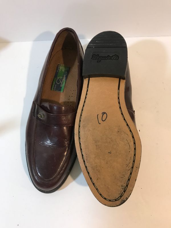 Photo 1 of MENS LEATHER SHOES SIZE 10 IN VERY GOOD - LIKE NEW  CONDIITION 