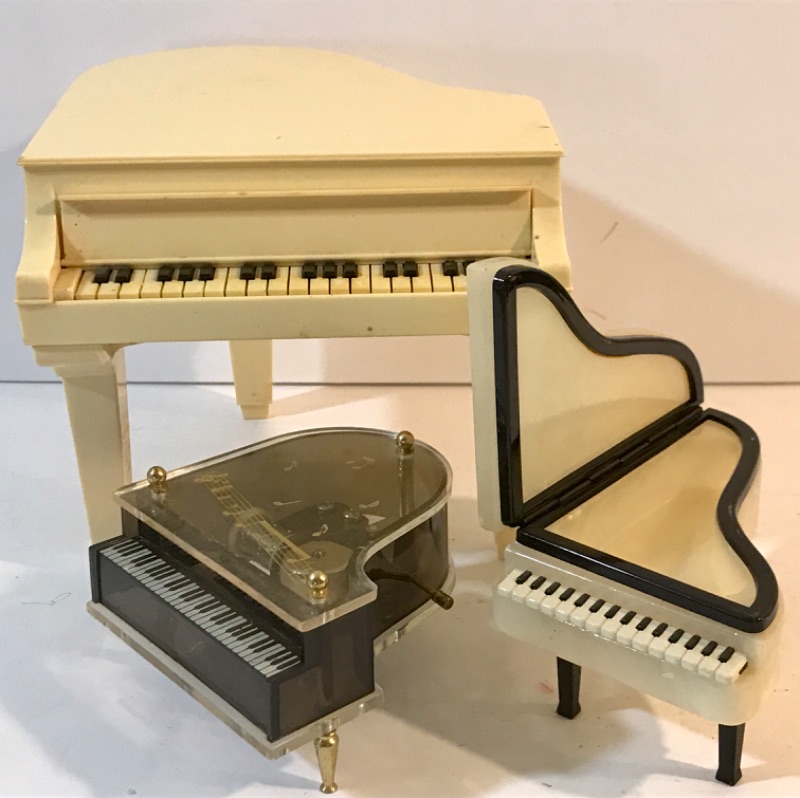 Photo 3 of VINTAGE SMALL & LARGE PIANOS TRINKET BOX ; MUSIC BOX 
