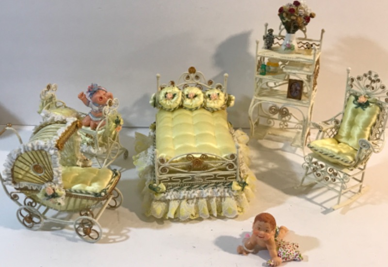 Photo 1 of VINTAGE METAL MINIATURE DOLL HOUSE FURNITURE