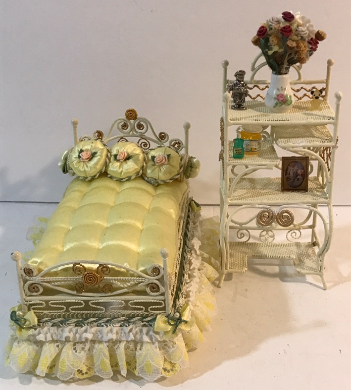 Photo 2 of VINTAGE METAL MINIATURE DOLL HOUSE FURNITURE