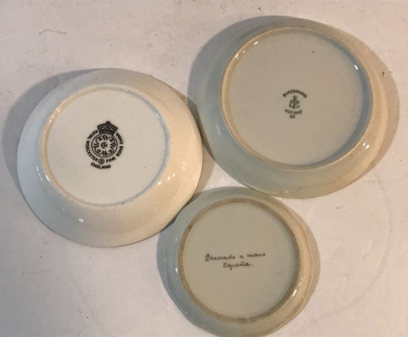 Photo 2 of 5 SMALL PORCELAIN PLATES, 6 VINTAGE PRESIDENTIAL PORCELAIN PLATES.