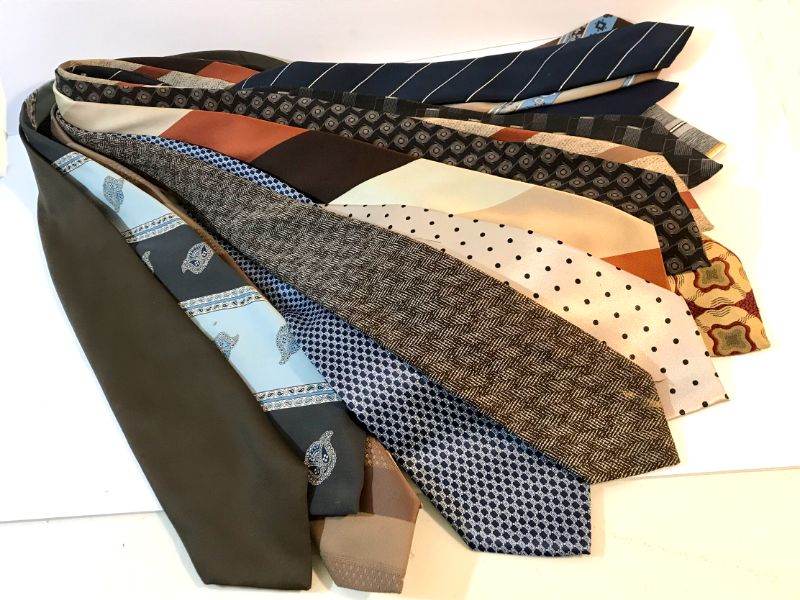 Photo 2 of VINTAGE MENS TIES MADE OF VARIOUS MATERIAL (SILK & POLYESTER). SEE PHOTOS FOR BRAND NAMES 