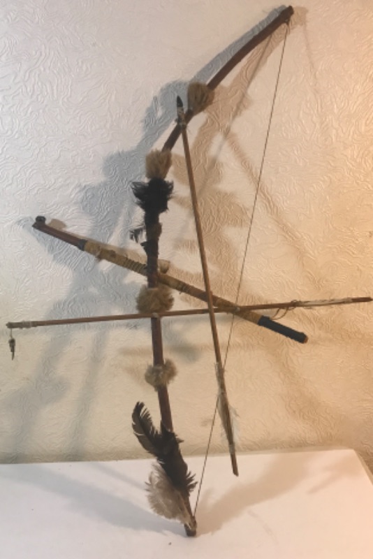 Photo 2 of NATIVE AMERICAN INDIAN NAVAJO BOW AND ARROW SET. AND PEACE PIPE  - BOW - L-33 “