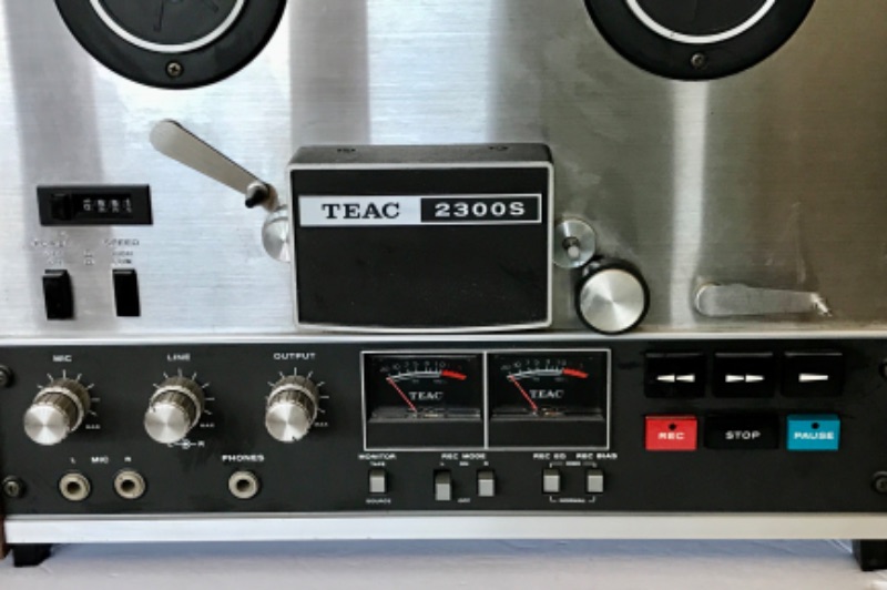 Photo 4 of TEAC 2300S REEL TO REEL - TESTED WORKING 