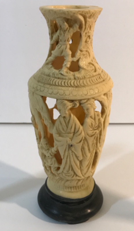 Photo 7 of VINTAGE ASIAN VASES