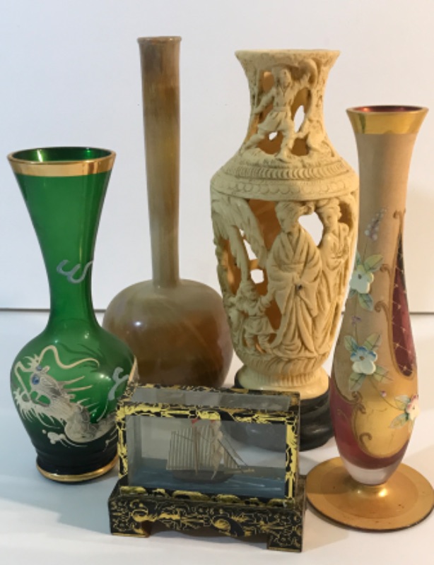 Photo 1 of VINTAGE ASIAN VASES