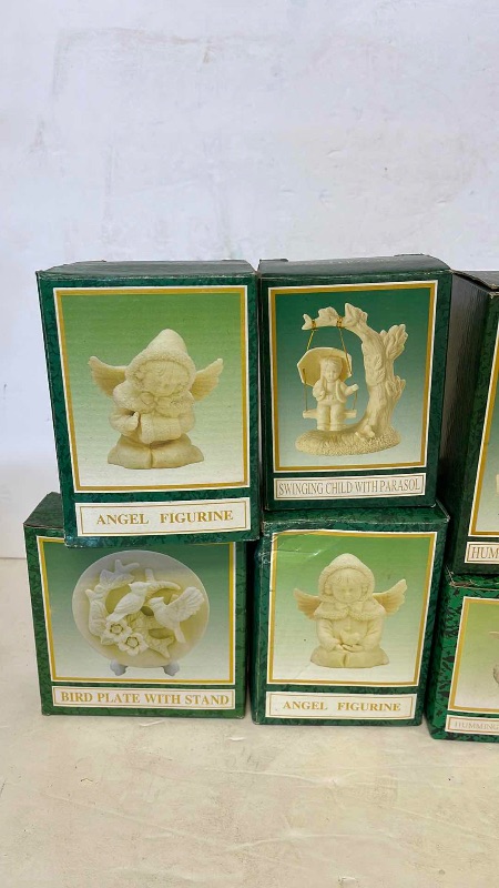 Photo 3 of NOS MINIATURE TEA SET, FIGURINES & MORE - BY JADE COLLECTION COMPANY 