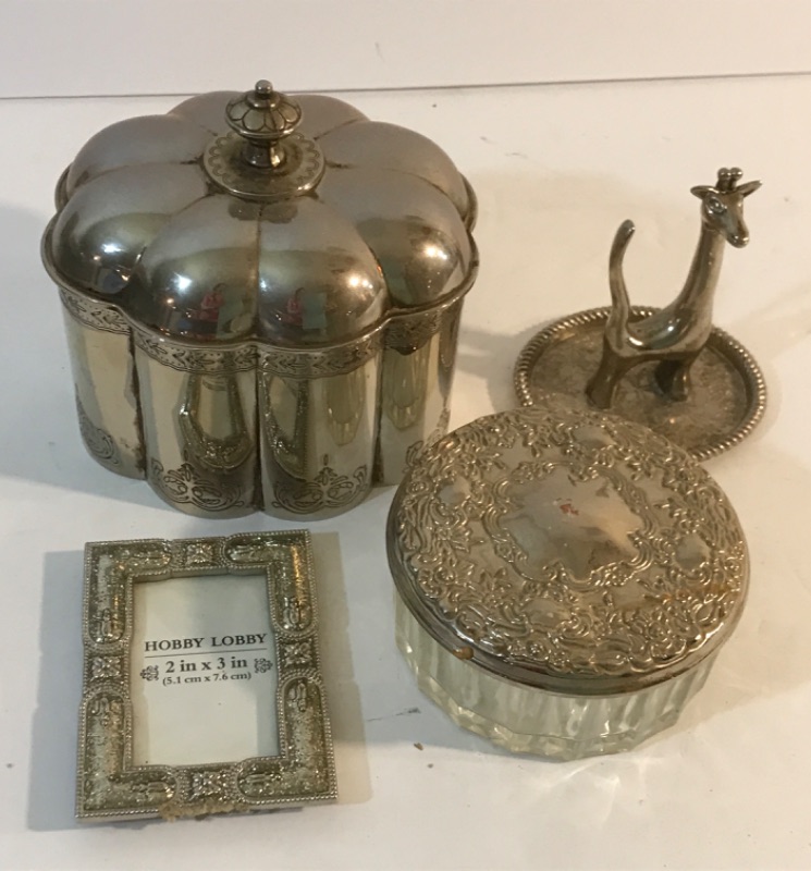 Photo 3 of SILVER PLATE JEWELRY/ TRINKET BOX AND MORE 