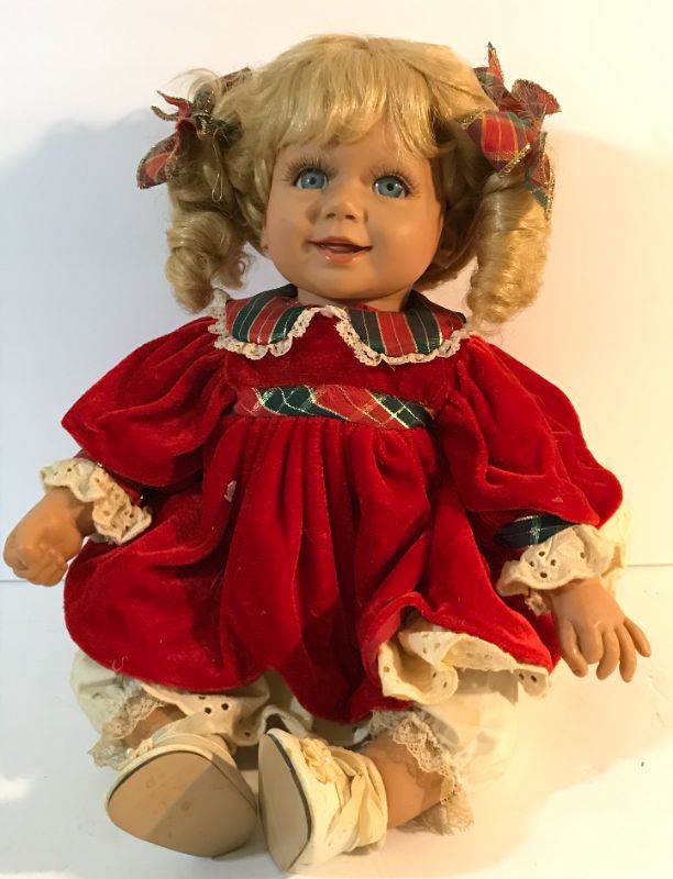Photo 2 of SEYMOUR MANN HUG N HOLD COLLECTOR MUSICAL CHRISTMAS DOLL - WORKING & VINTAGE UNBRANDED PETTICOATS FACE DOLL