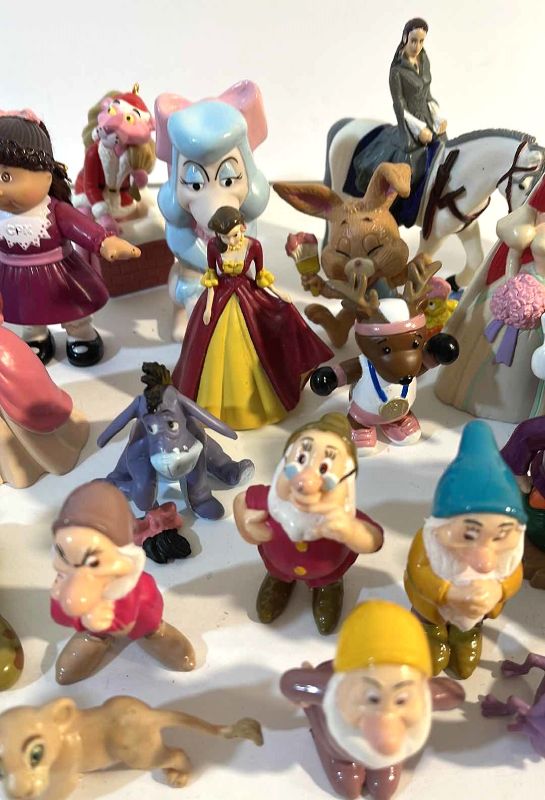 Photo 2 of DISNEY MINI FIGURINES & MORE 