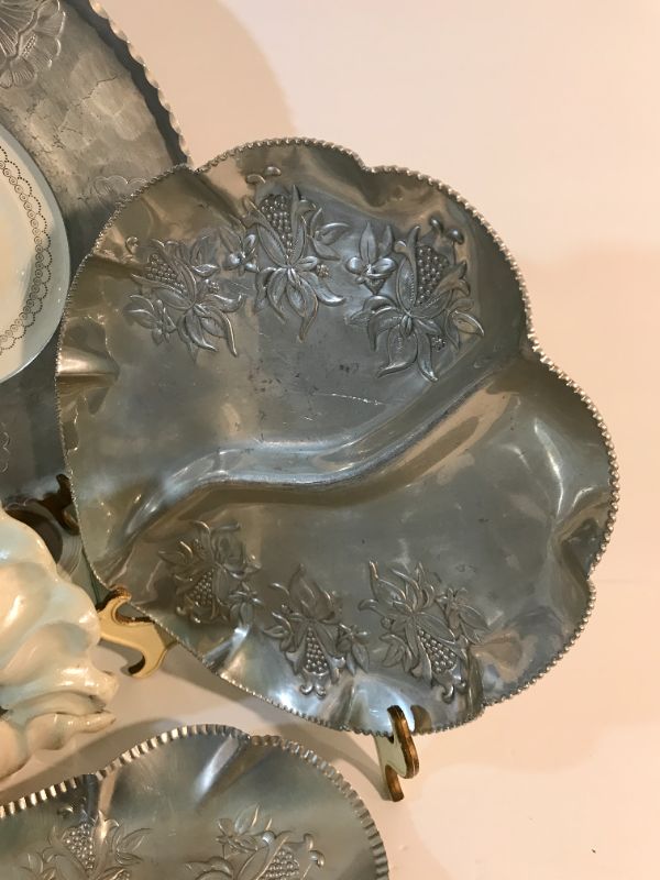 Photo 2 of VINTAGE HAMMERED ALUMINUM FLORAL ENGRAVED METAL TRAY PLATTERS AND MORE 