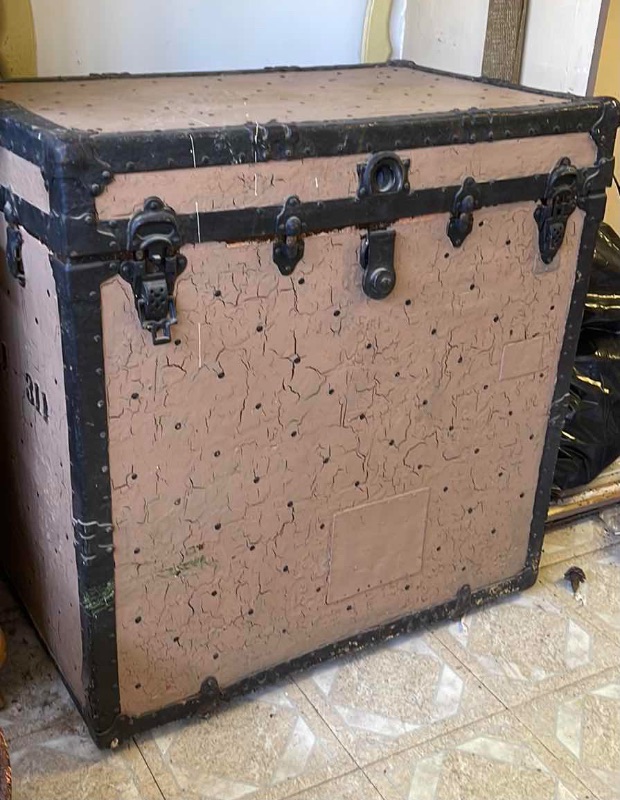 Photo 4 of ANTIQUE STEAMER TRUNK  W/ CONTENTS 36x 23x 38