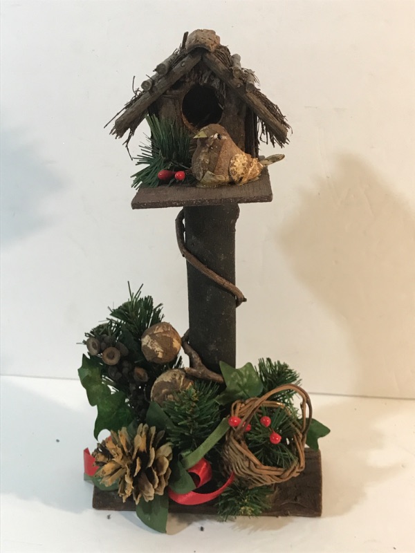 Photo 1 of ASSORTED CHRISTMAS DECOR