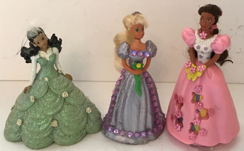 Photo 5 of BARBIE PRINCESS MINIS & MORE