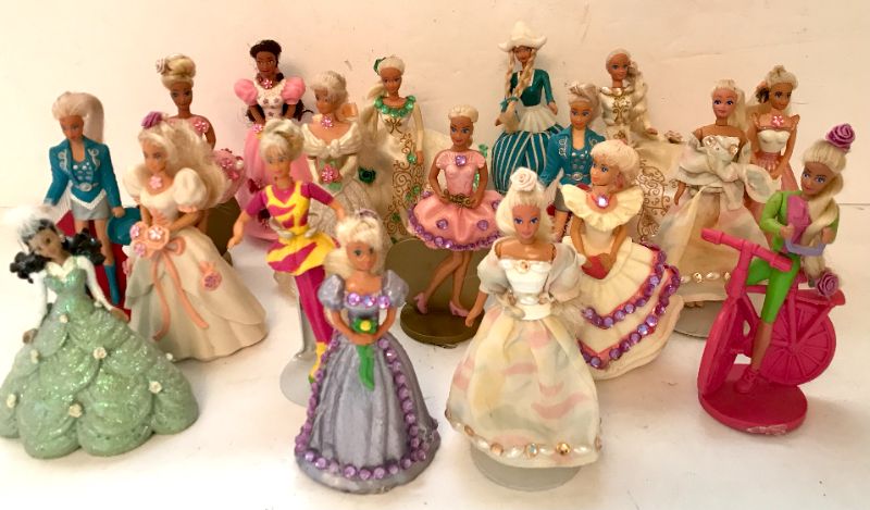 Photo 1 of BARBIE PRINCESS MINIS & MORE