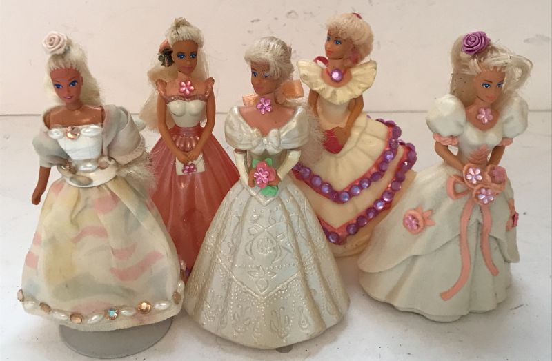 Photo 4 of BARBIE PRINCESS MINIS & MORE