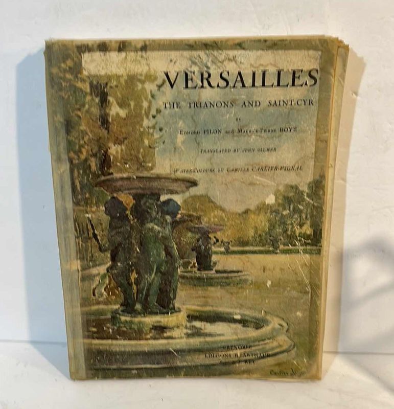 Photo 3 of VERSAILLES, LES TRIANONS, SAINT CYR, ANCIEN LIVRE ARTHAUD AVEC AQUARELLES, 1929