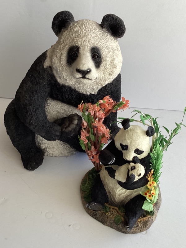 Photo 2 of ANIMAL CLASSICS PANDA FIGURE 7”, PANADA CLOCK & MORE