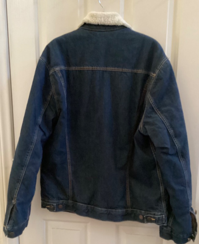 Photo 2 of LEVI’s SHERPA TRUCKER JACKET