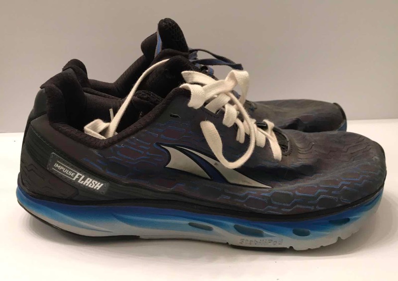 Photo 6 of MENS RUNNING SHOES SIZE 11 