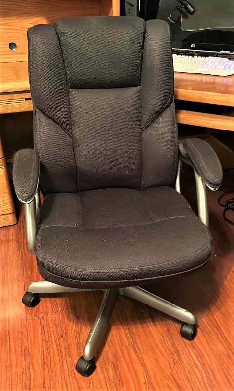 Photo 1 of EXECUTIVE OFFICE CHAIR