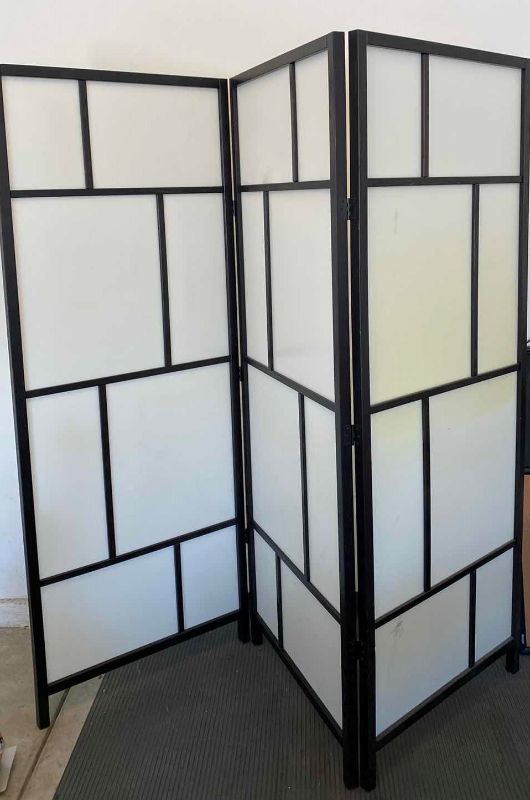 Photo 1 of 3 PANEL SCREEN EACH PANEL 28” X 73” TOTAL 84” X 73”