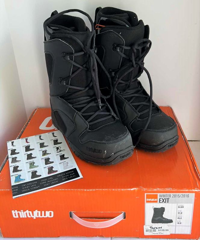 Photo 1 of THIRTY TWO EXIT WINTER BOOTS POWDER AND SUN SIZE 11 $139