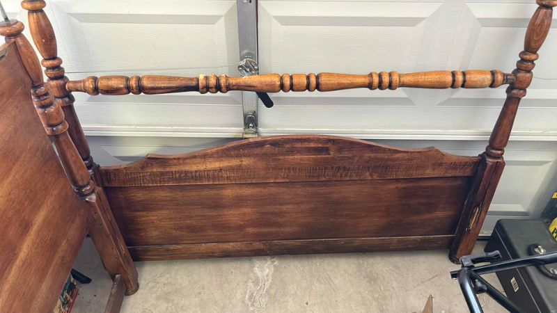 Photo 3 of VINTAGE LEA WOOD HEADBOARD / FOOTBOARD AND SIDE RAILS