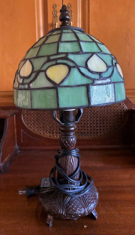 Photo 1 of TIFFANY STYLE DESK LAMP H14.5”