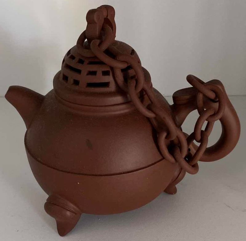 Photo 1 of VINTAGE CHINESE COLLECTIBLE CLAY TEA POT 5 3/4“ x 4 3/4“