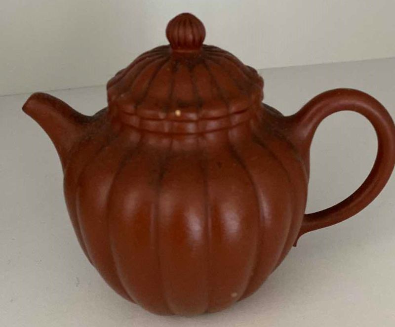 Photo 1 of VINTAGE CHINESE COLLECTIBLE CLAY TEA POT 4 3/4“ x 3 1/2“
