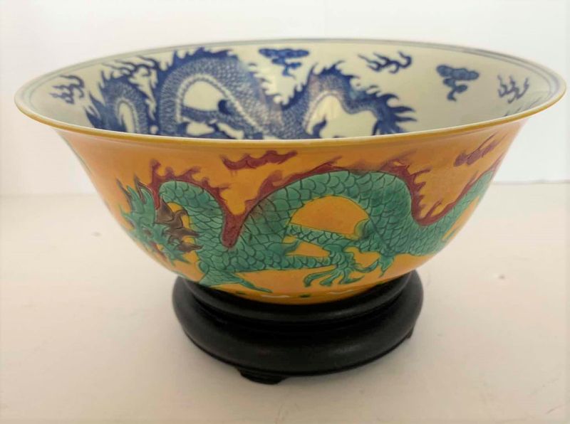 Photo 1 of REIN MARKS ON RARE KANGXI 1644 - 1912 YELLOW AND GREEN DRAGON WITH IMPERIAL BLUE DRAGON INTERIOR DIAMETER 8“ x 3“ ON STAND