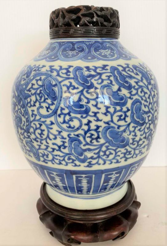 Photo 1 of VINTAGE CHINESE IMPERIAL BLUE AND WHITE VASE ON STAND VASE 7” x 9 1/2”