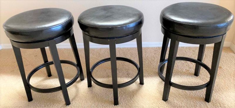 Photo 1 of 3 BONDED LEATHER BAR STOOLS H24”