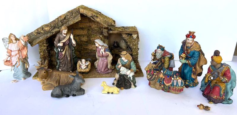 Photo 1 of NATIVITY SCENE WITH TOTE TALLEST H12”