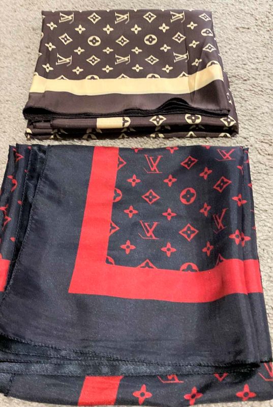 Photo 1 of LOUIS VUITTON SCARFS UNAUTHENTICATED