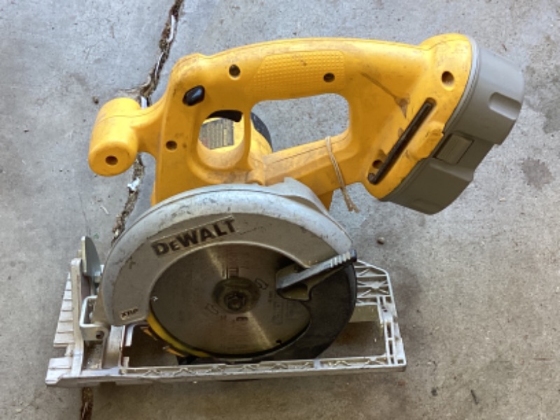 Photo 3 of DEWALT SAW AND GRINDER 