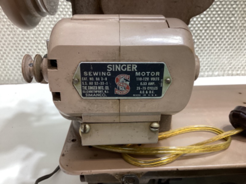 Photo 8 of VINTAGE SINGER 319W SEWING MACHINE 