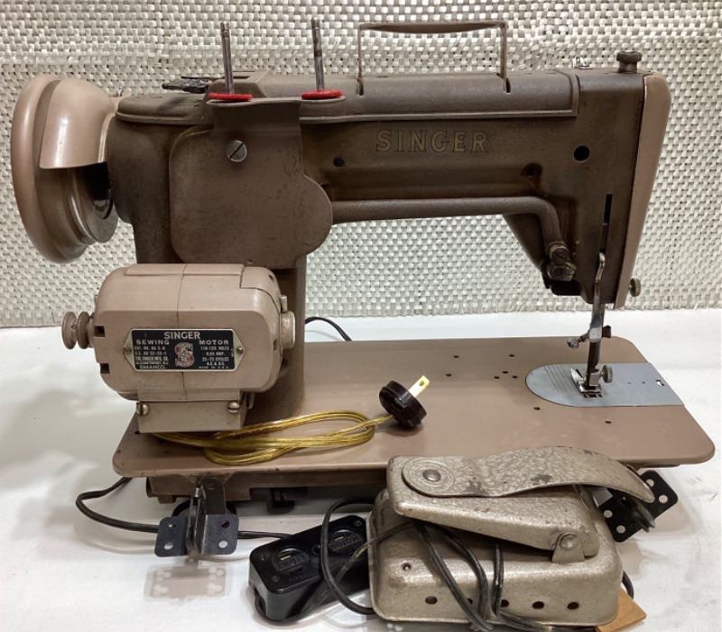 Photo 4 of VINTAGE SINGER 319W SEWING MACHINE 